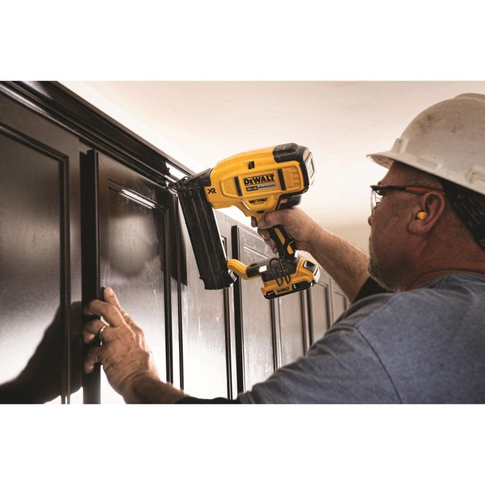 20V MAX Cordless Brad Nailer Y232